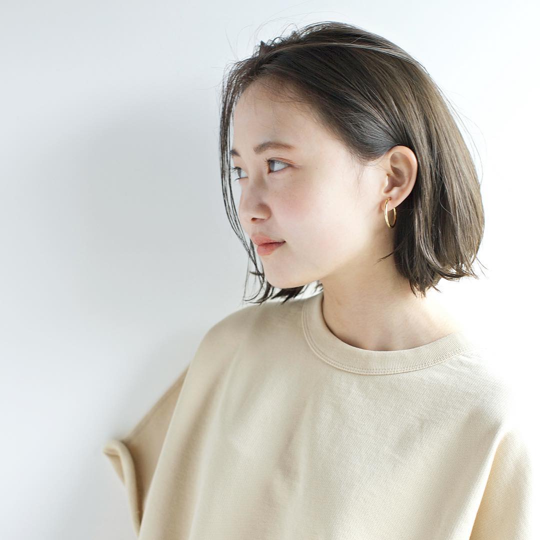 丸顔向けの前髪スタイル